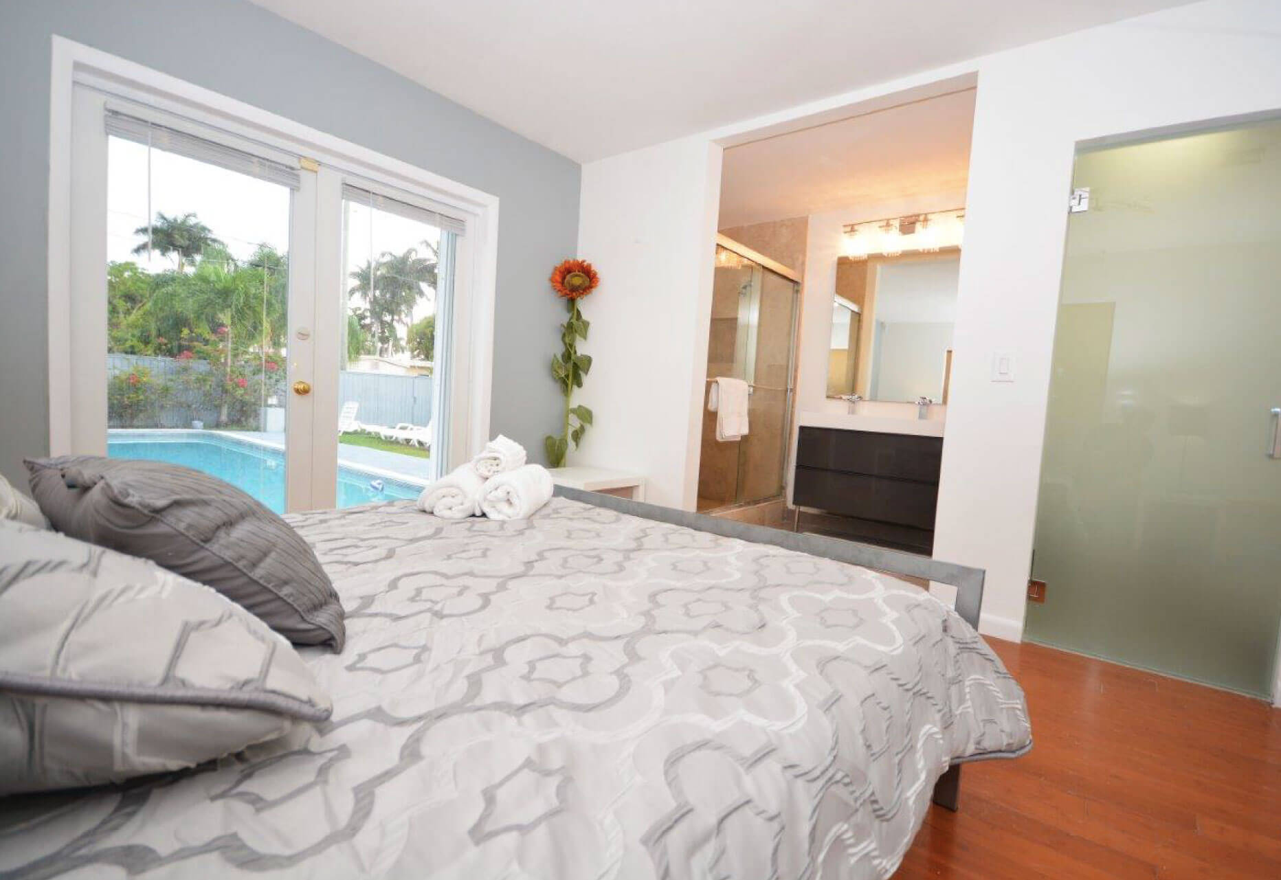 3Florida-Hollywood-(Funded-Capitalizado-Investido)